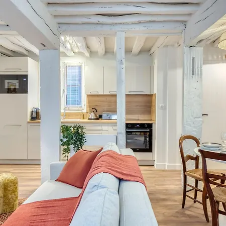 Matisse Elegant F2 Proche Vieux-marche *